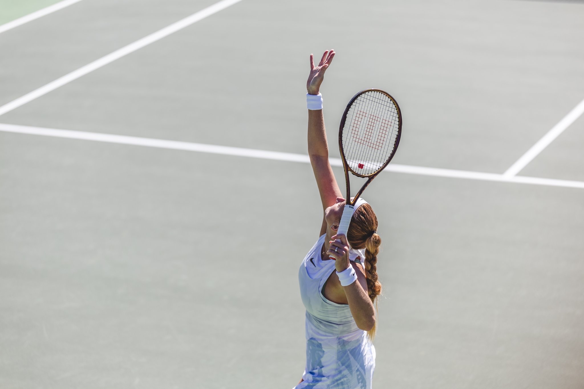 科维托娃回归赛场，势不可挡首场状态亮眼，FPX观众沸腾！